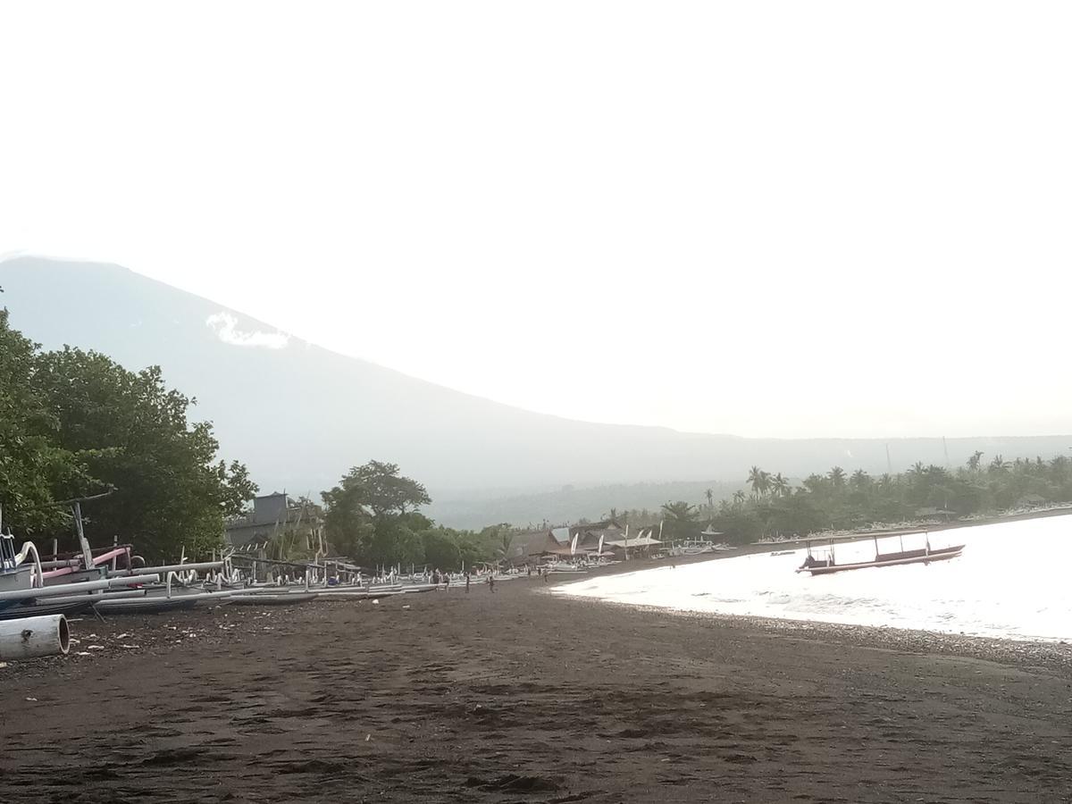 Sudi Homestay Amed Esterno foto